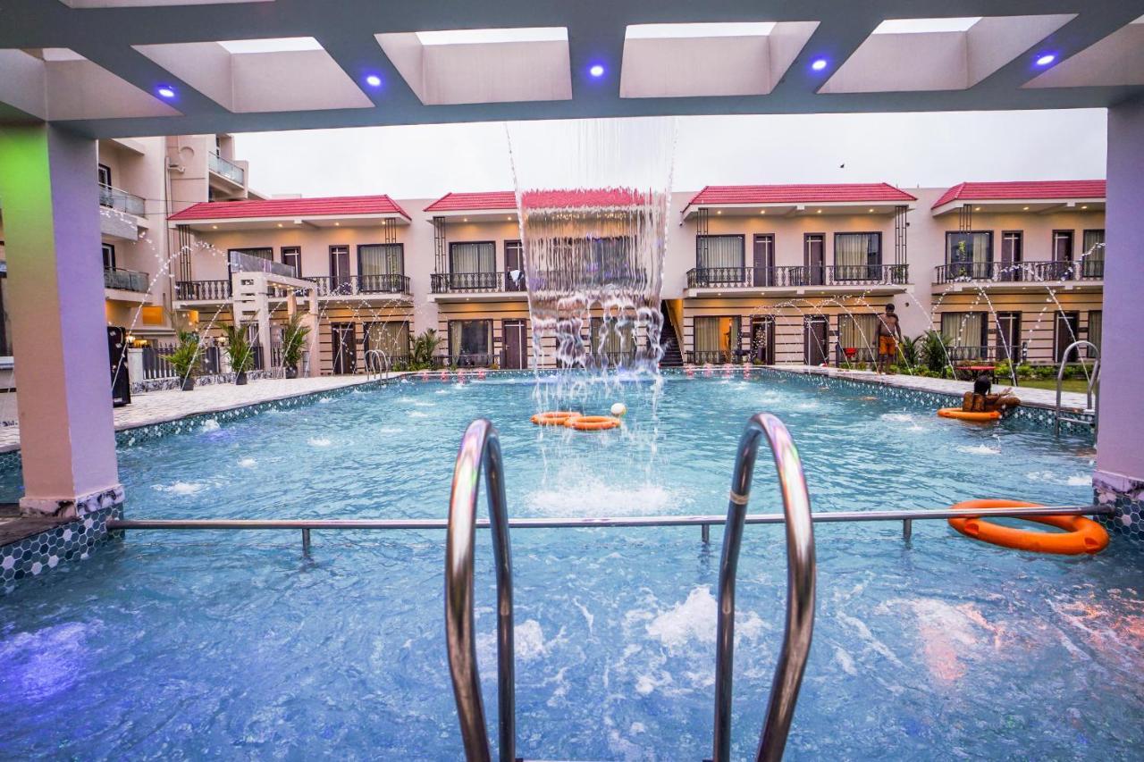 Moon Star Beach Resort 曼达莫尼 外观 照片